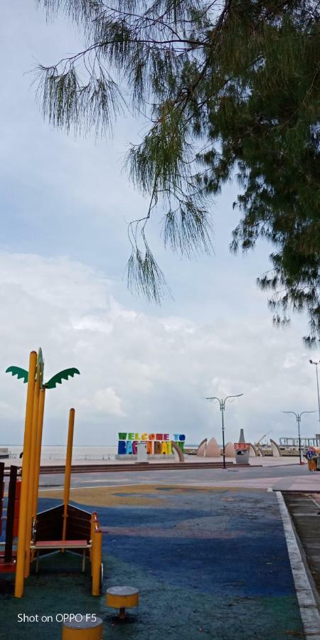 Rumah Tamu Azizah Kampong Tanjong Bayan Luaran gambar